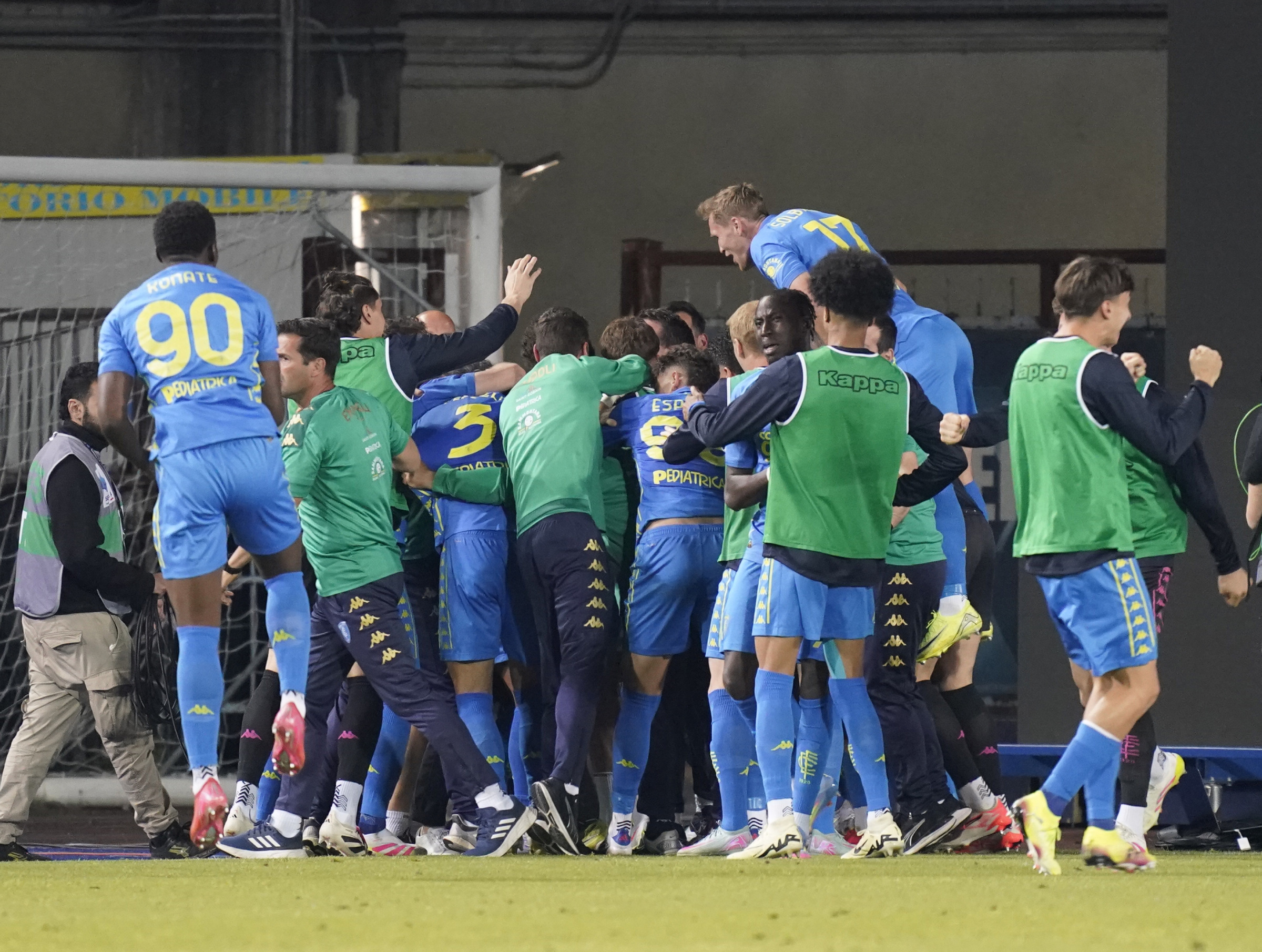 Empoli-Parma 2-1, colpo salvezza per i toscani Empoli-Parma 2-1, colpo salvezza per i toscani