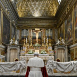 Papa Leone XIV, il discorso ai cardinali e l’omaggio a Francesco