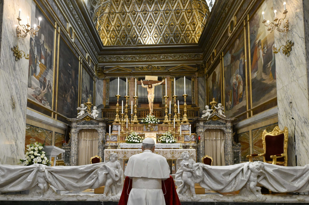 Papa Leone XIV, il discorso ai cardinali e l’omaggio a Francesco Papa Leone XIV, il discorso ai cardinali e l’omaggio a Francesco