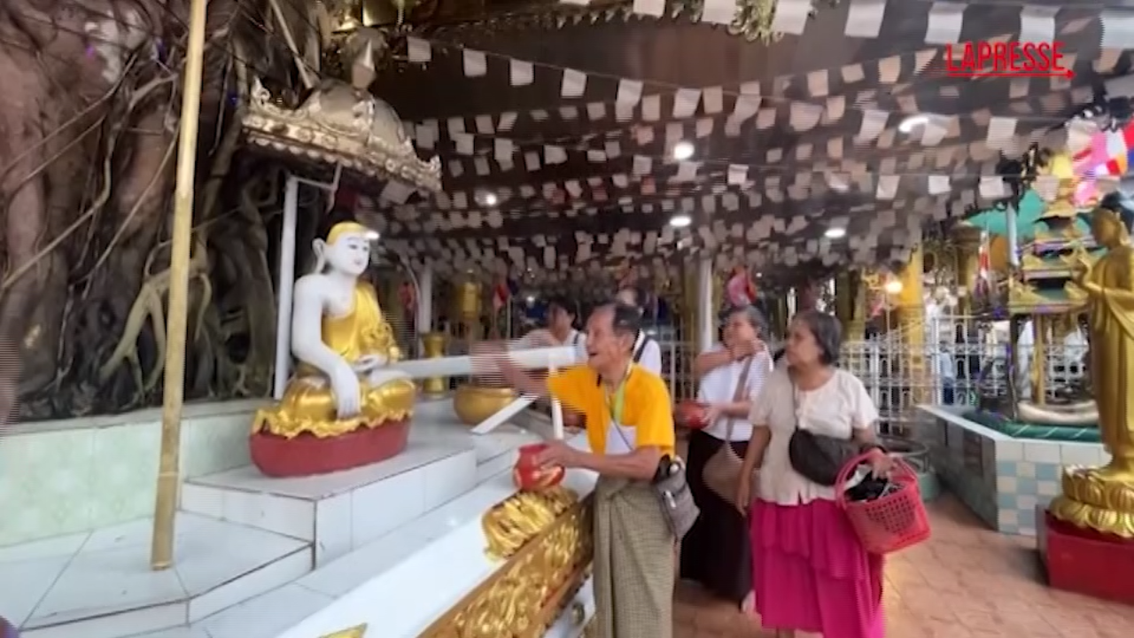 myanmar i buddisti celebrano la nascita di buddha da Lapresse.it myanmar i buddisti celebrano la nascita di buddha
