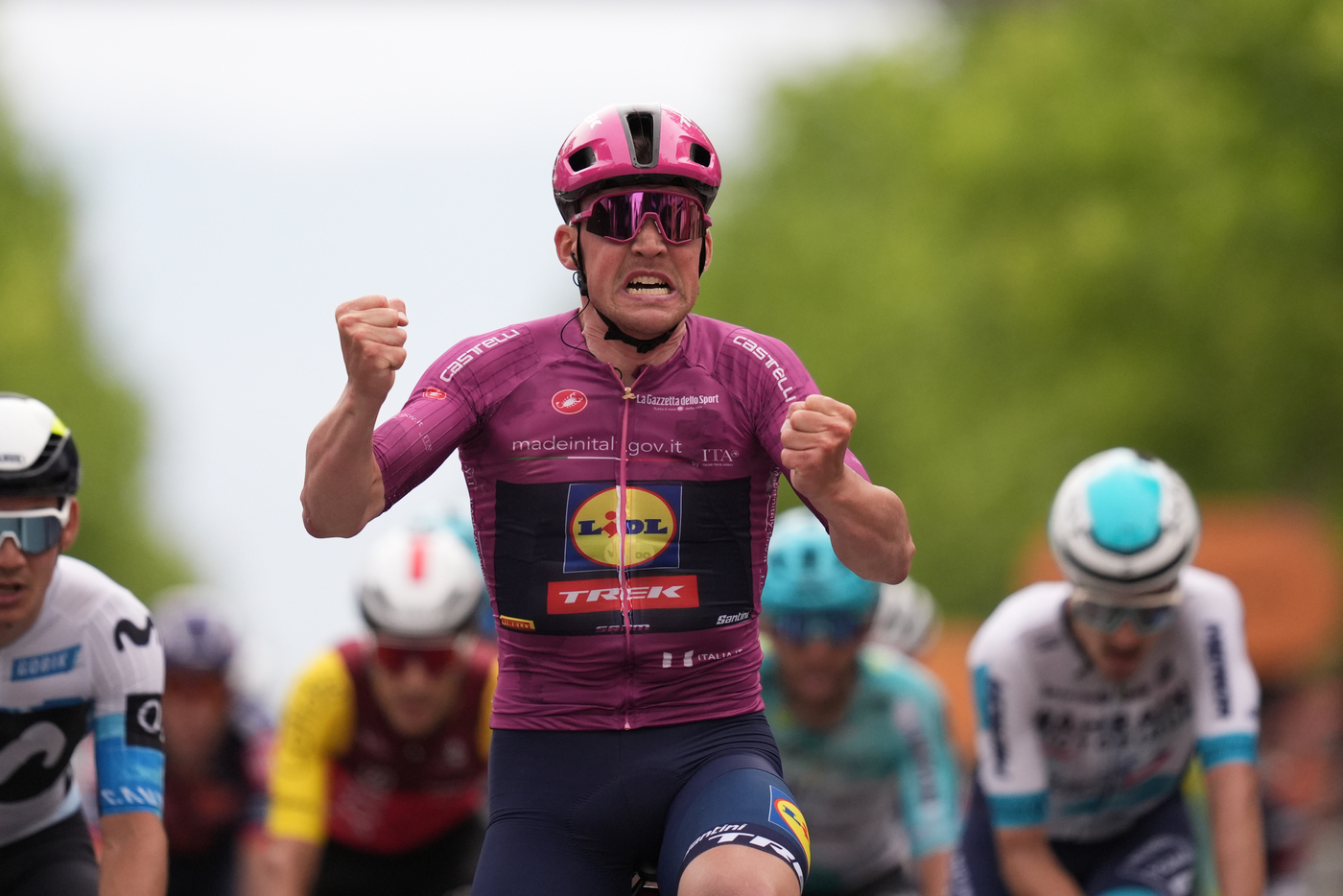 Giro d’Italia 2025, Pedersen vince la terza tappa e si riprende la maglia rosa Giro d’Italia 2025, Pedersen vince la terza tappa e si riprende la maglia rosa