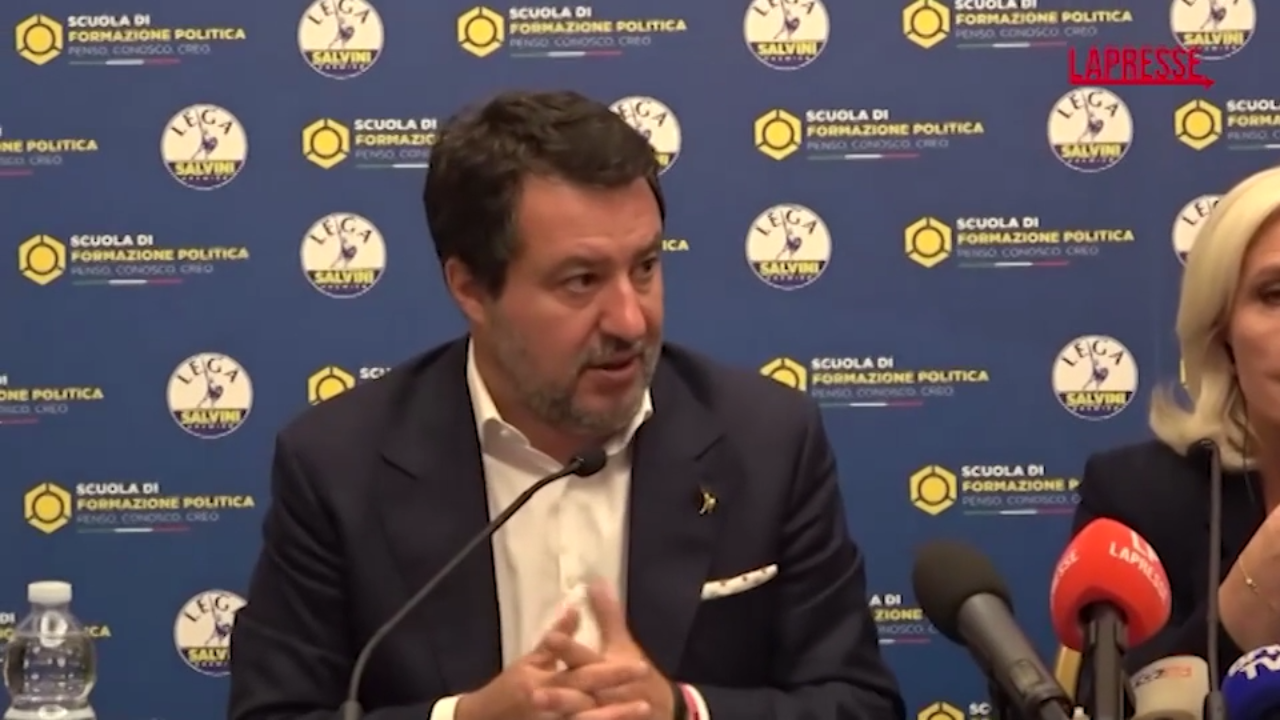 Papa, Salvini: “Apprezzato uso termine mamma e non genitore 1 o genitore 2” Papa, Salvini: “Apprezzato uso termine mamma e non genitore 1 o genitore 2”