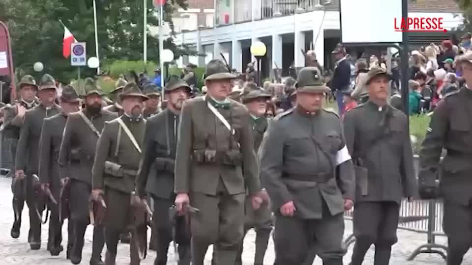 Crosetto su ‘Faccetta nera’ a festa Alpini: “Pochi non rovinino la festa di tanti” Crosetto su ‘Faccetta nera’ a festa Alpini: “Pochi non rovinino la festa di tanti”