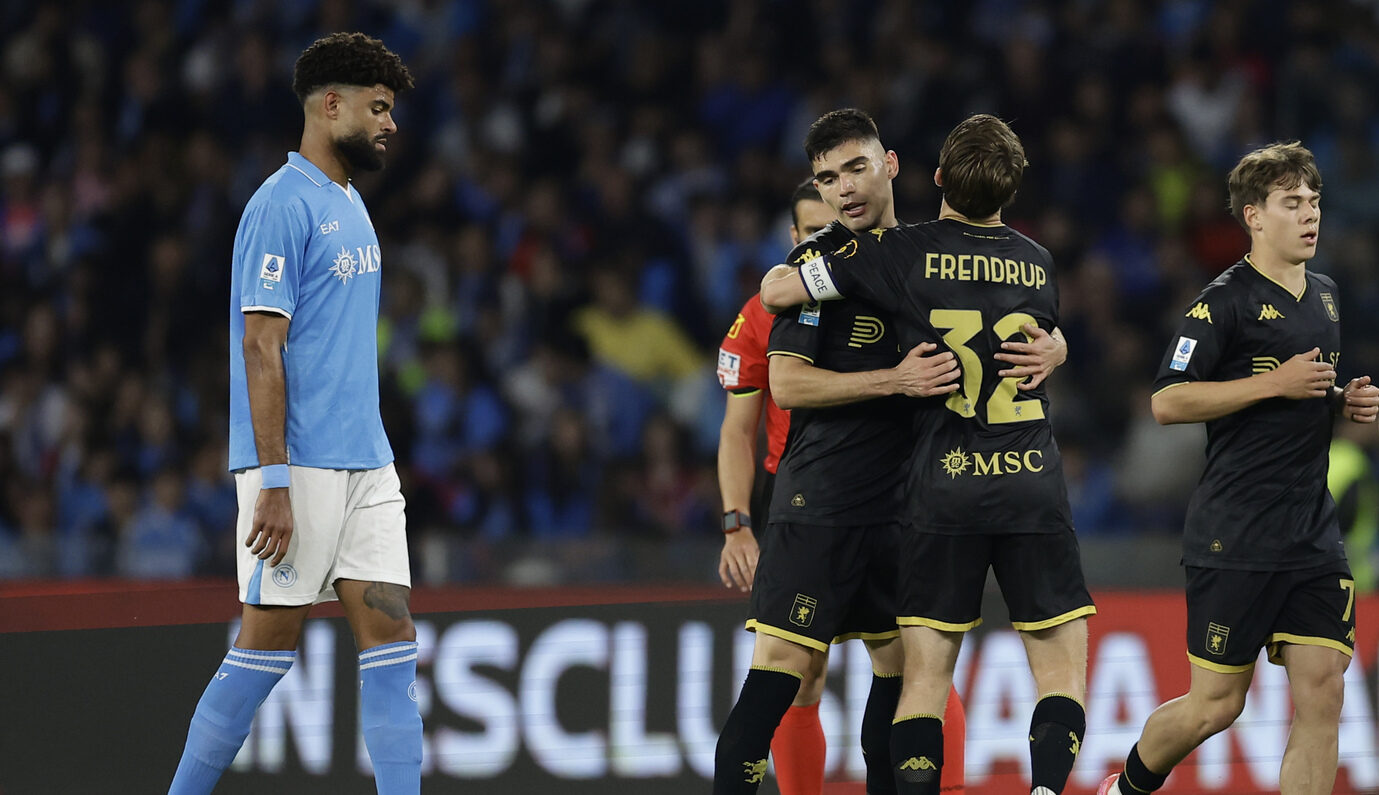 Serie A, Napoli Genoa 1 1: i partenopei frenano e sono solo a +1 sull’Inter Serie A, Napoli Genoa 1 1: i partenopei frenano e sono solo a +1 sull’Inter