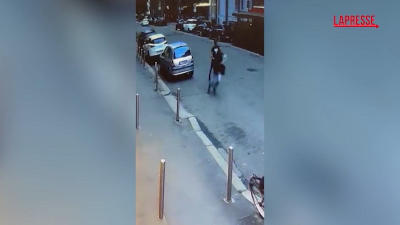 emanuele de maria il filmato dell aggressione con il coltello al collega davanti all hotel da Lapresse.it emanuele de maria il filmato dell aggressione con il coltello al collega davanti all hotel