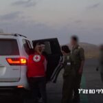 Israele, liberato l’ostaggio Edan Alexander: l’abbraccio con la famiglia