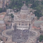 Papa Leone XIV, le immagini dall’elicottero della prima benedizione domenicale