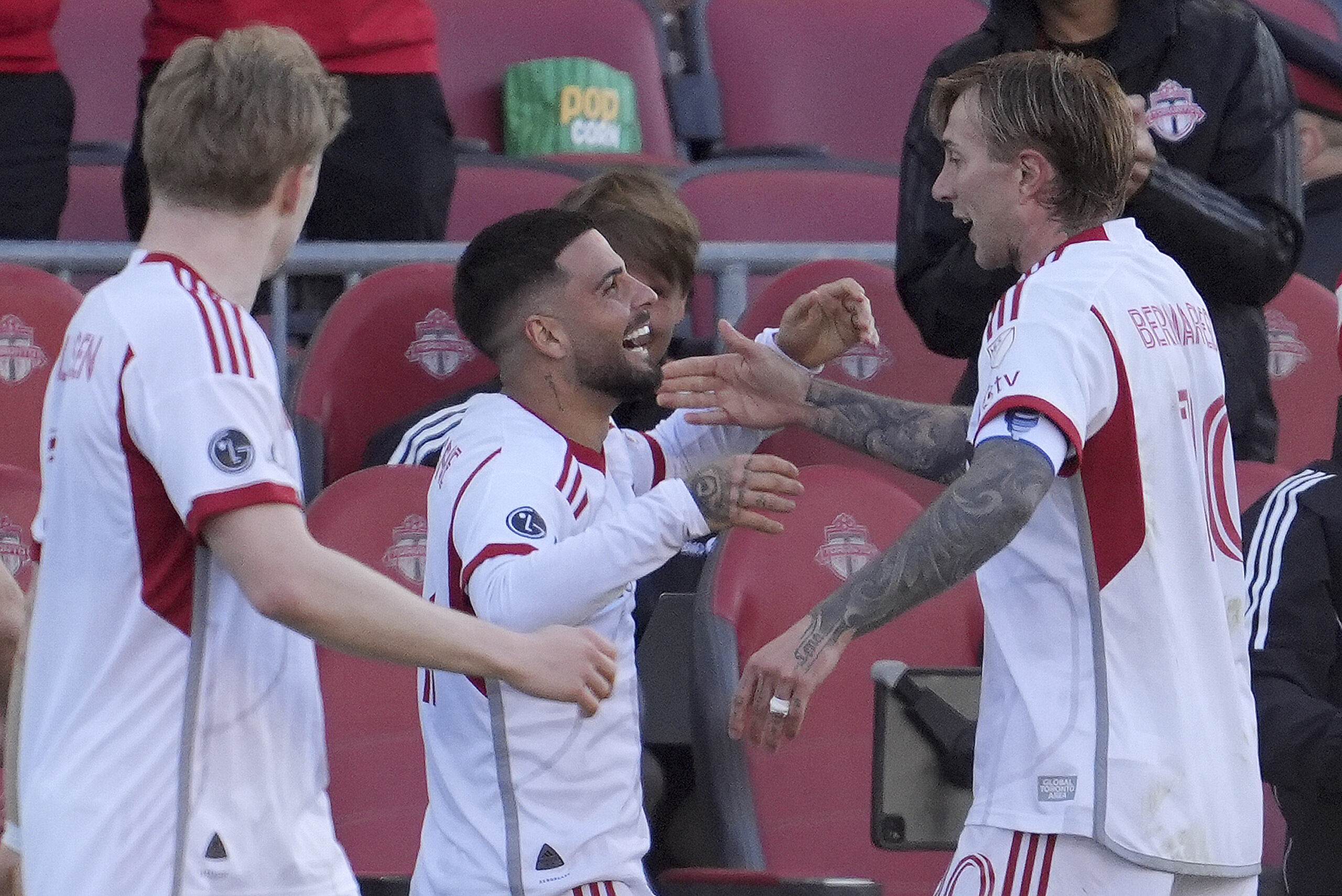 Lorenzo Insigne, che gol col Toronto: di testa e in tuffo