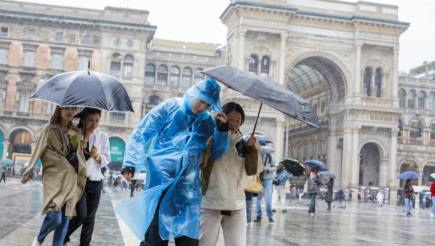 Maltempo, allerta temporali e grandine al Centro Nord: settimana di maltempo Maltempo, allerta temporali e grandine al Centro Nord: settimana di maltempo