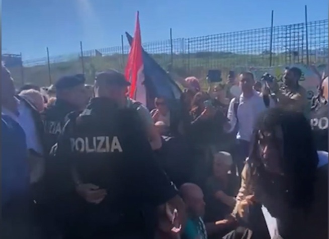Stadio Roma, tensione a Pietralata tra comitati e polizia per inizio lavori Stadio Roma, tensione a Pietralata tra comitati e polizia per inizio lavori