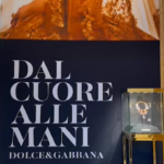 A Roma la mostra Dolce e Gabbana ‘Dal cuore alle mani’: viaggio nell’arte della moda
