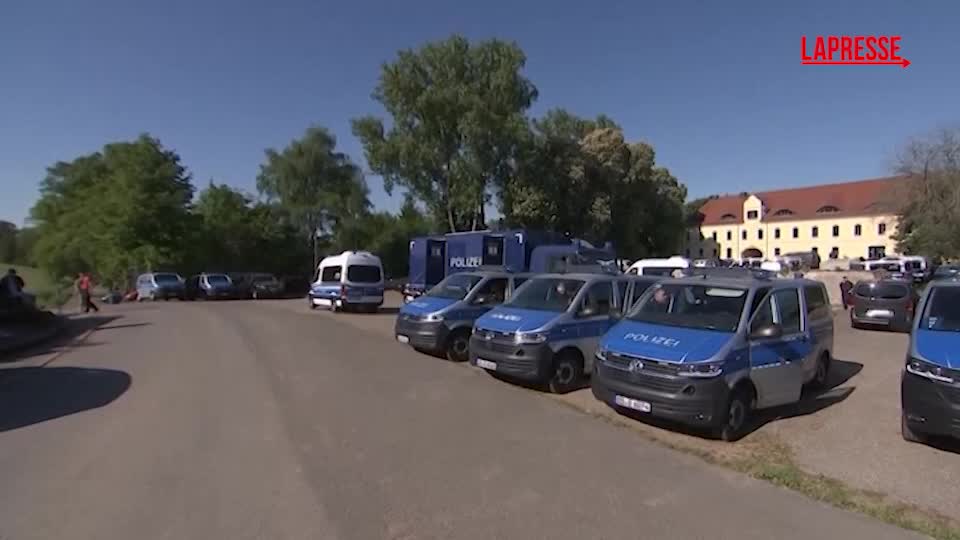 Germania, ministro Interno Dobrindt: “Regno di Germania è contraria all’ordine costituzionale” Germania, ministro Interno Dobrindt: “Regno di Germania è contraria all’ordine costituzionale”