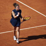 Internazionali Roma 2025, Jasmine Paolini batte Shnaider in rimonta e va in semifinale