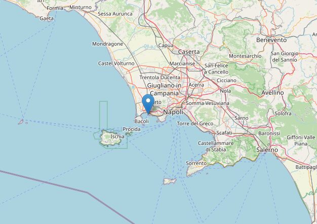 Terremoto ai Campi Flegrei, scossa 4.4 avvertita anche a Napoli Terremoto ai Campi Flegrei, scossa 4.4 avvertita anche a Napoli
