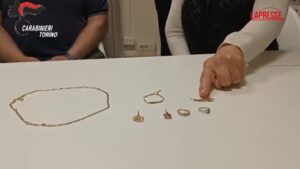 Torino, rapine e furti in casa: carabinieri restituiscono gioielli ad anziani