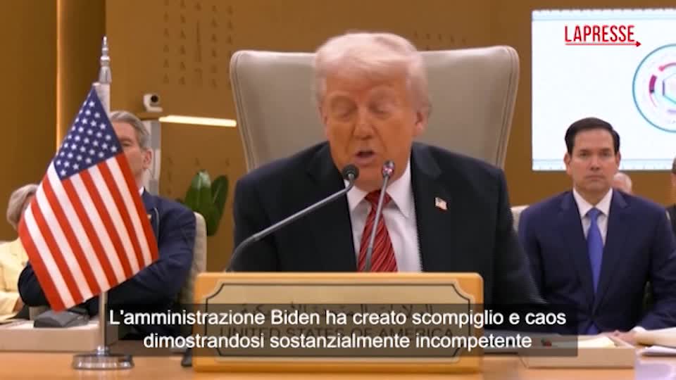 Iran, Trump detta la linea: “Voglio trovare un accordo ma devono fermare le ricerche sul nucleare” Iran, Trump detta la linea: “Voglio trovare un accordo ma devono fermare le ricerche sul nucleare”