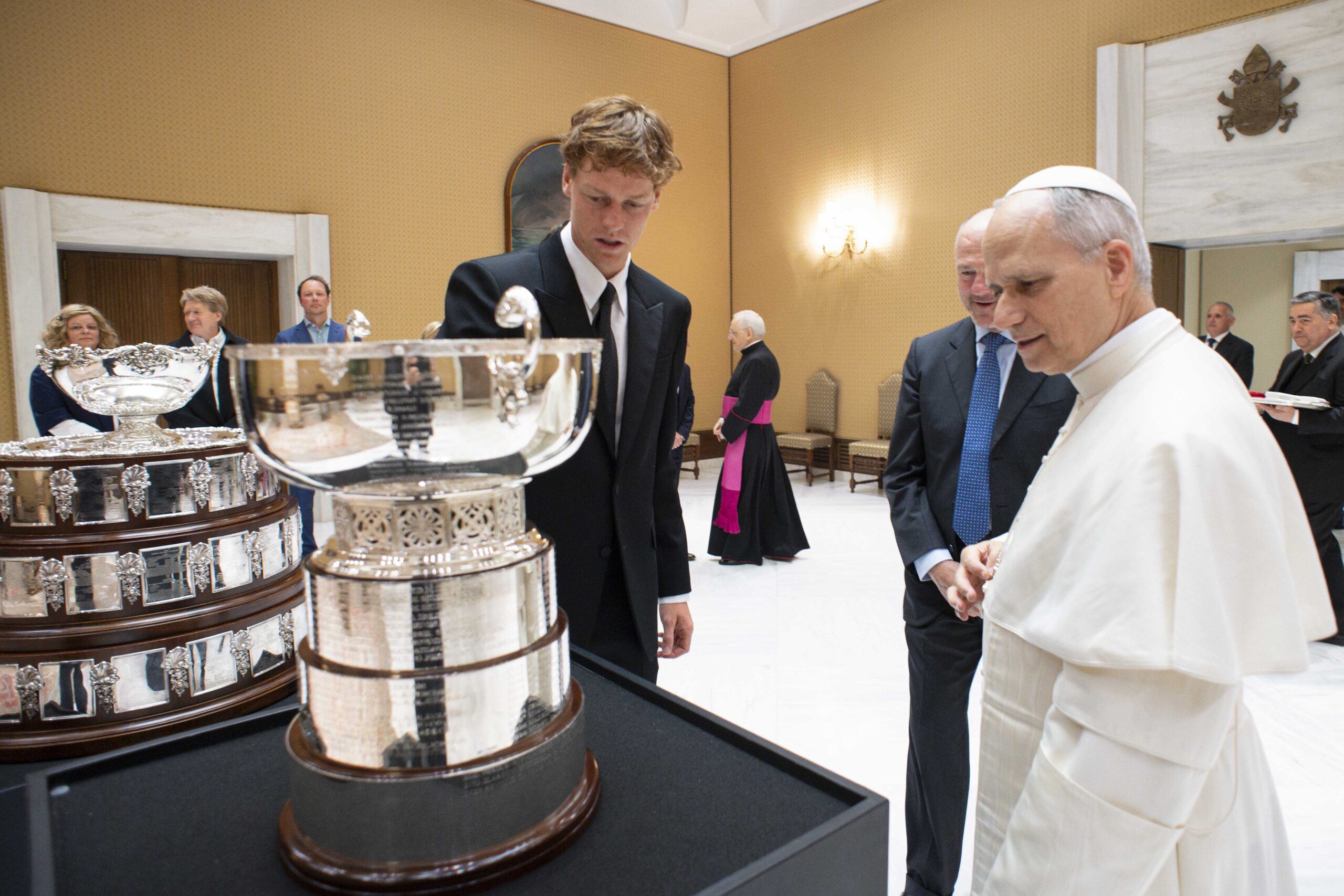 Jannik Sinner incontra Papa Leone XIV – FOTO