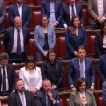 Premier Time, Conte si alza e chiede silenzio per Gaza: Meloni e centrodestra seduti