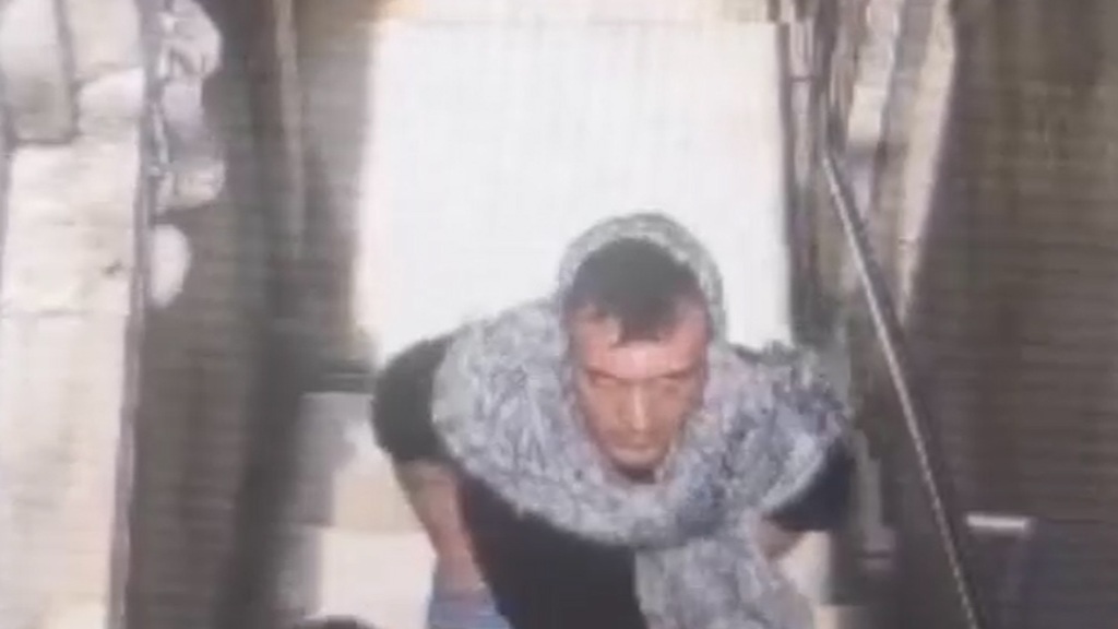 Emanuele De Maria, il carcere sull’evaso suicida in Duomo: “Persona equilibrata” Emanuele De Maria, il carcere sull’evaso suicida in Duomo: “Persona equilibrata”
