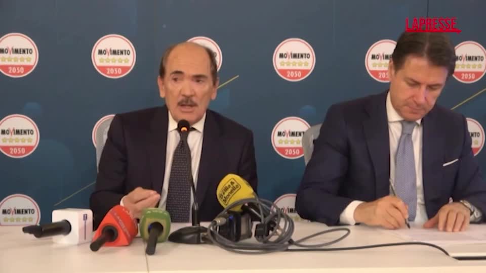 suonano i telefoni in conferenza stampa la battuta di conte sullo spionaggio è paragon da Lapresse.it suonano i telefoni in conferenza stampa la battuta di conte sullo spionaggio è paragon