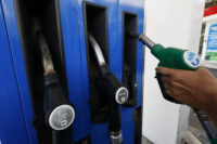 Un distributore di benzina. Da oggi 15 maggio sono in vigore le nuove accise sui carburanti