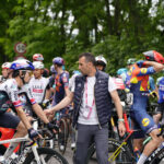 Giro d’Italia 2025: Groves vince a Napoli, maxi caduta e tappa neutralizzata