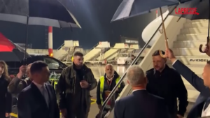Zelensky in Albania, l’arrivo del presidente ucraino