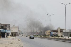 Fumo a Tripoli durante gli scontri tra milizie rivali in Libia del 14 maggio
