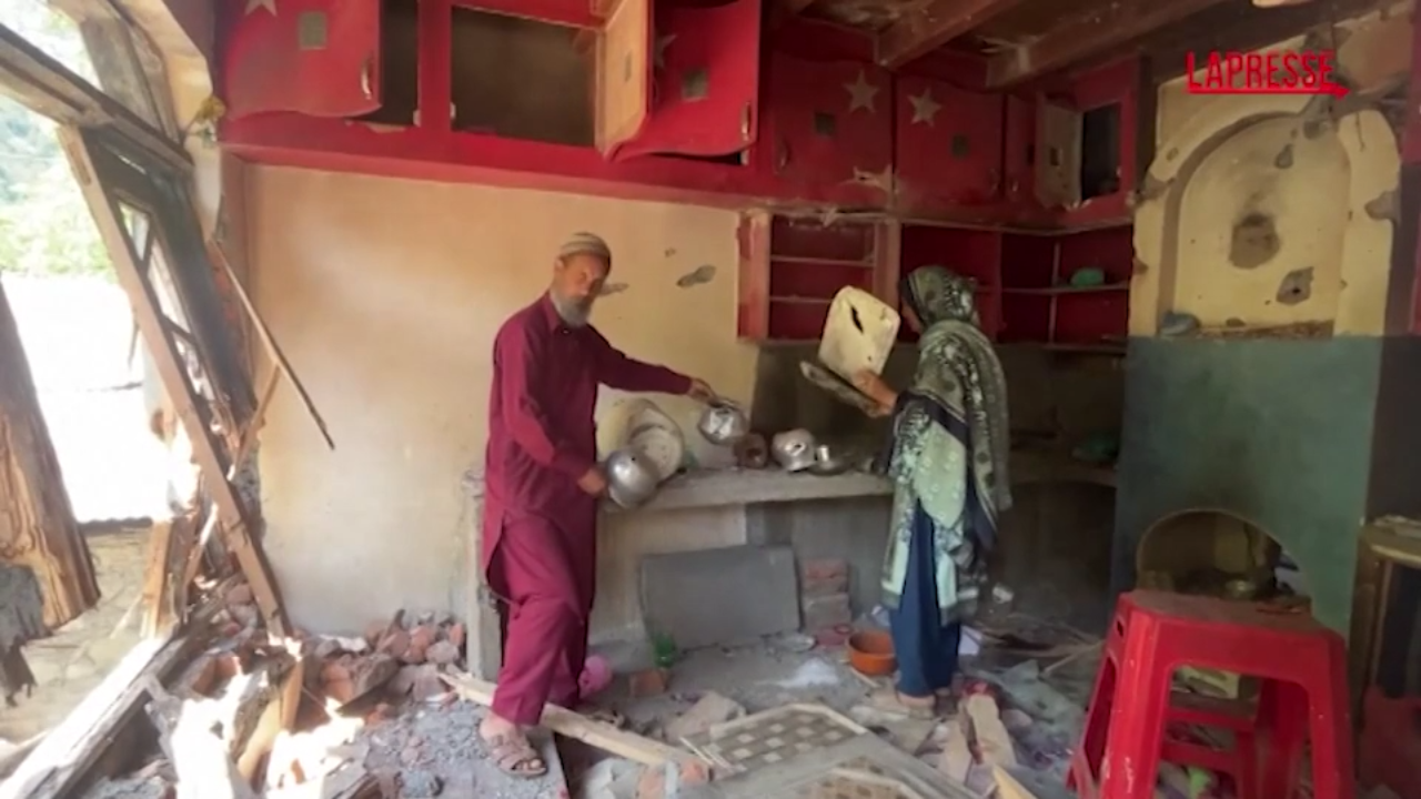 Kashmir indiano, i residenti tornano nelle case dopo i raid Kashmir indiano, i residenti tornano nelle case dopo i raid