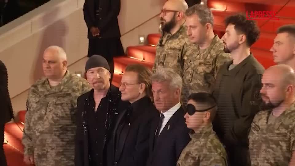 Cannes 2025, Bono degli U2 star del red carpet Cannes 2025, Bono degli U2 star del red carpet