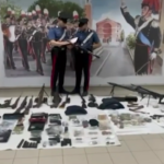 Latina, deteneva armi da guerra e droga: arrestato 46enne spagnolo