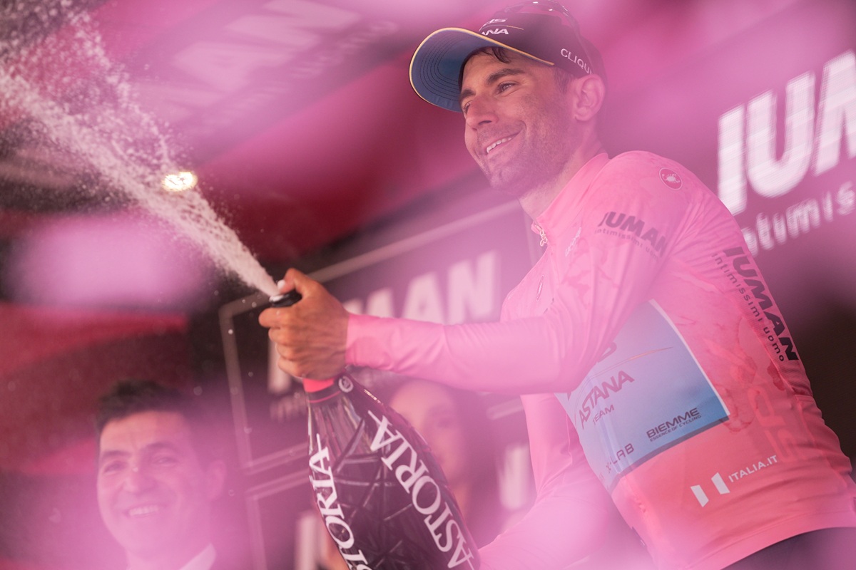 Giro d’Italia 2025, Diego Ulissi è la nuova maglia rosa Giro d’Italia 2025, Diego Ulissi è la nuova maglia rosa