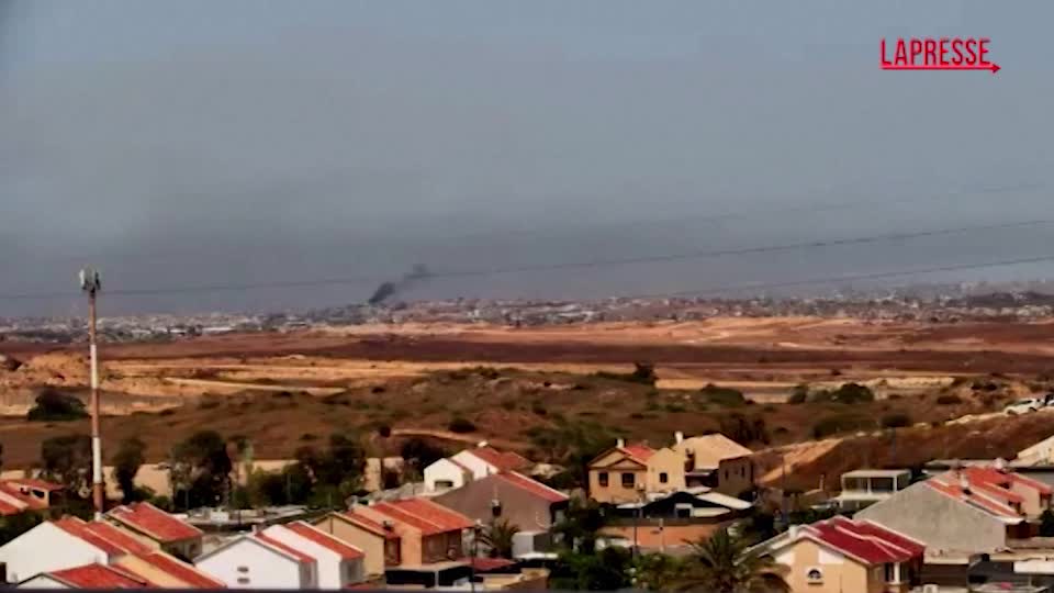 gaza fumo per le esplosioni nel nord della striscia da Lapresse.it gaza fumo per le esplosioni nel nord della striscia