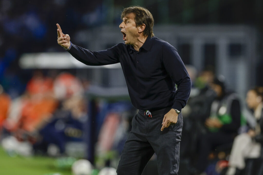 Conte: “Scudetto a Napoli sarebbe storico, sento la responsabilità” Conte: “Scudetto a Napoli sarebbe storico, sento la responsabilità”