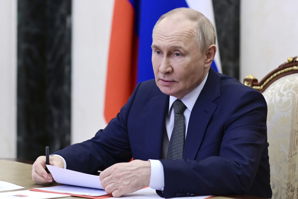 Putin: “Il 15 ottobre primo vertice russo arabo” Putin: “Il 15 ottobre primo vertice russo arabo”