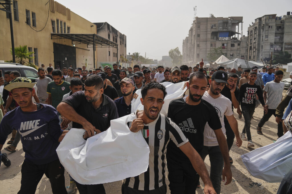 Gaza, trovato a Khan Yunis il corpo di Sinwar. Almeno 75 morti nei raid delle ultime ore Gaza, trovato a Khan Yunis il corpo di Sinwar. Almeno 75 morti nei raid delle ultime ore