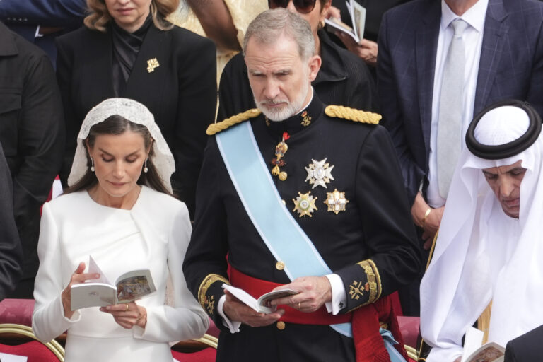 Papa Leone XIV, le foto dell’insediamento del Pontefice