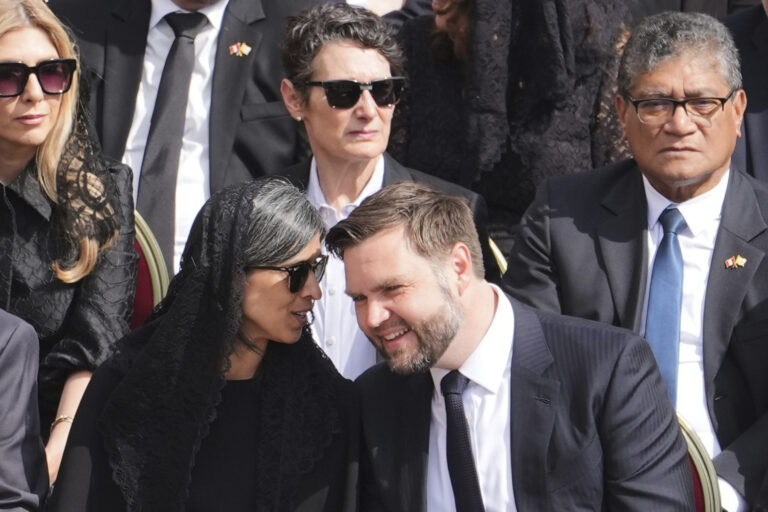 Papa Leone XIV, le foto dell’insediamento del Pontefice