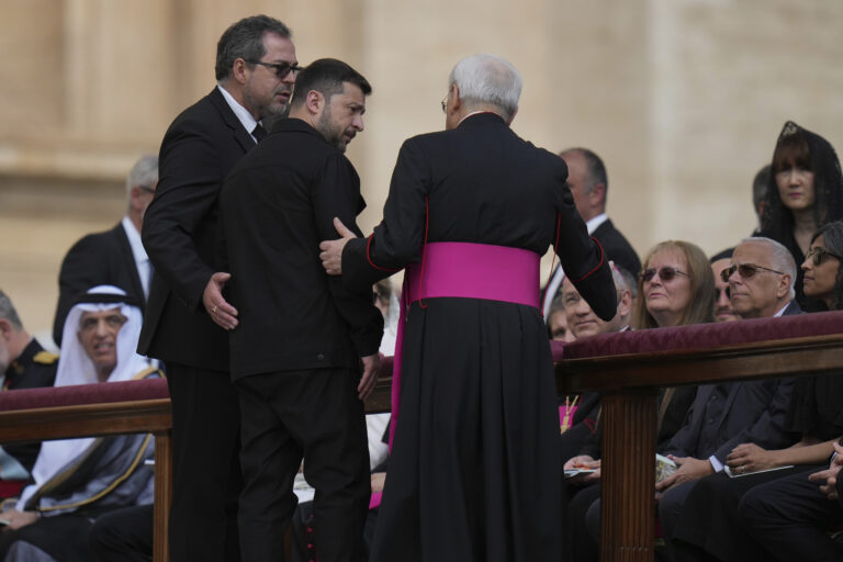 Papa Leone XIV, le foto dell’insediamento del Pontefice