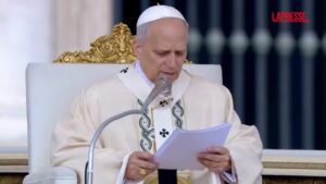 Papa Leone XIV: “Scelto senza alcun merito, vengo a voi come fratello”