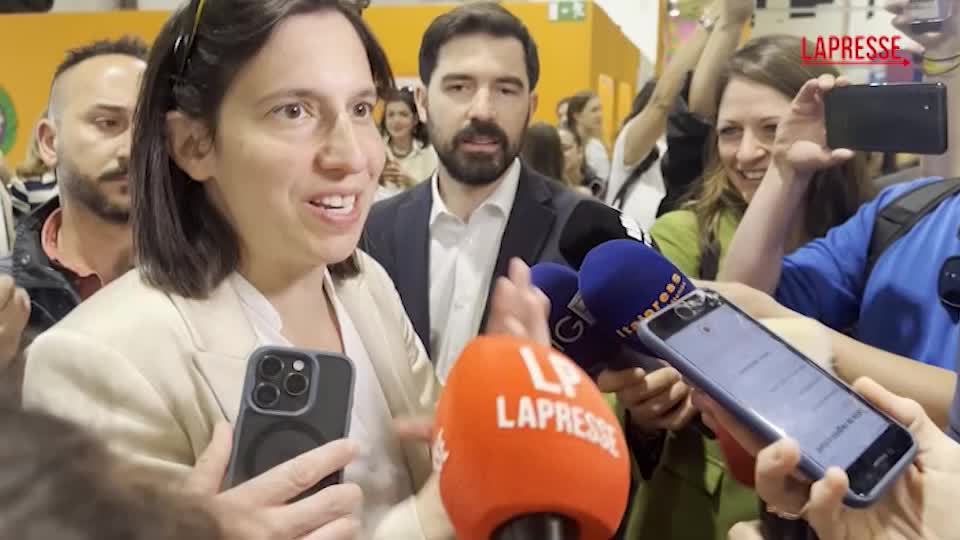 Schlein al Salone del Libro: “La politica deve fare di più per la cultura” Schlein al Salone del Libro: “La politica deve fare di più per la cultura”