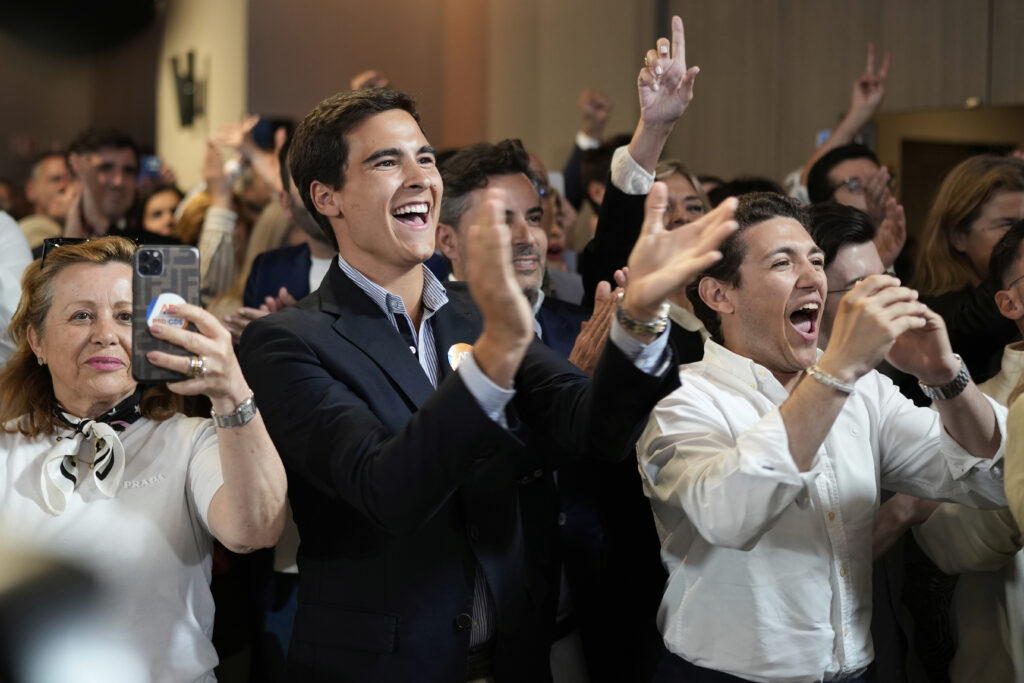 Elezioni Portogallo, exit poll e risultati: in vantaggio coalizione di centrodestra Elezioni Portogallo, exit poll e risultati: in vantaggio coalizione di centrodestra
