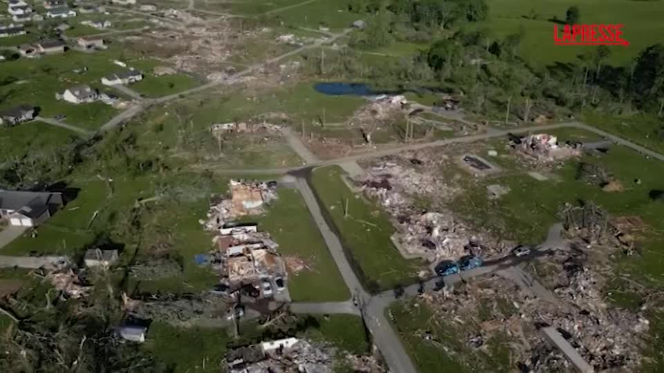 Usa, le immagini dal drone mostrano la distruzione del tornado Usa, le immagini dal drone mostrano la distruzione del tornado
