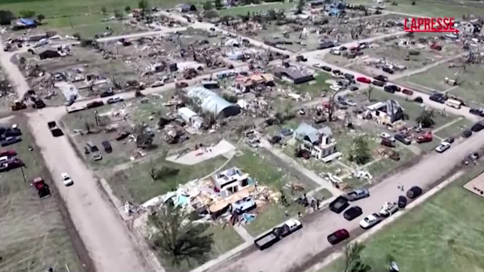 usa un tornado distrugge diverse abitazioni in kansas
