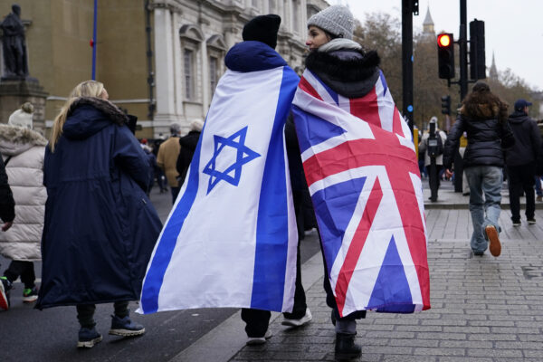 Regno Unito sospende negoziati accordi con Israele