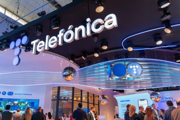 Spagna, dopo il blackout ora lo stop dei telefoni: problemi alla rete