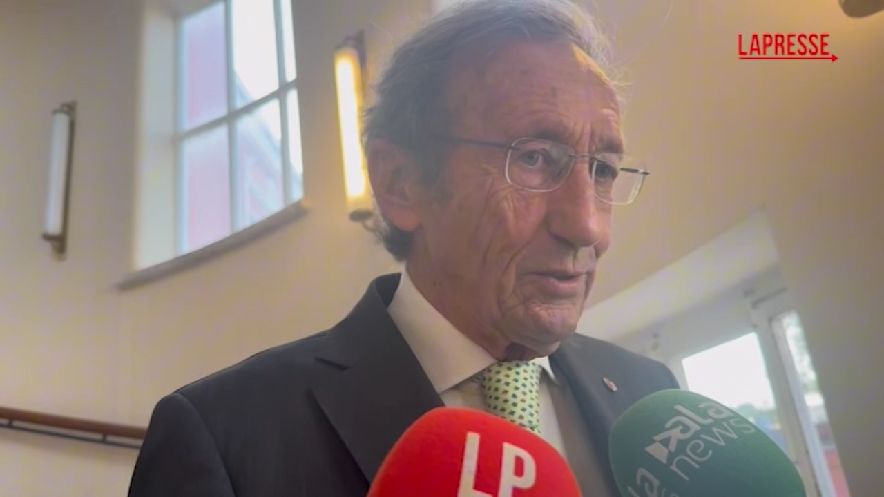 Nino Benvenuti, Fini: “Ricordo quando l’ho sposato nel ‘98. Un grande uomo” Nino Benvenuti, Fini: “Ricordo quando l’ho sposato nel ‘98. Un grande uomo”