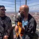 Torino, i Negramaro suonano a sorpresa in cima alla Mole Antonelliana