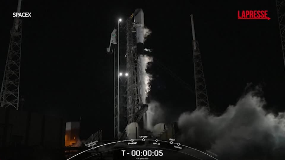 spacex lanciato razzo con 23 satelliti per sistema starlink
