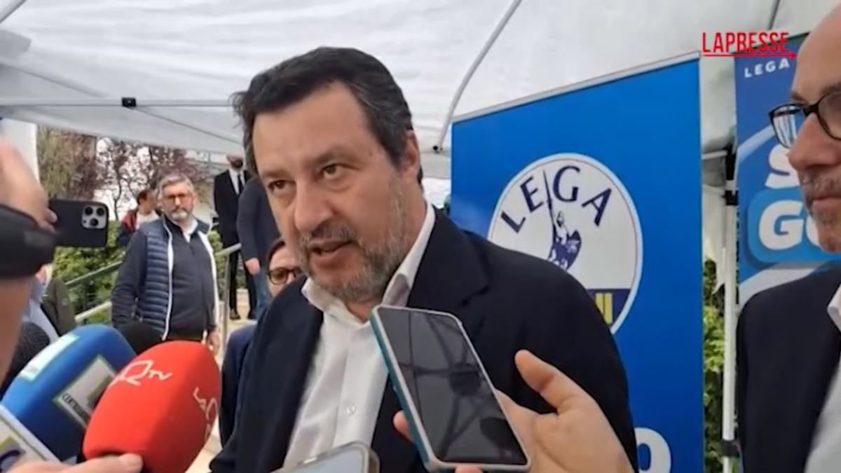 Ue, Salvini: “Assolutamente contrario a qualsiasi riarmo europeo”